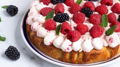 Mazarin-kake med bjørnebær og mascarpone-krem