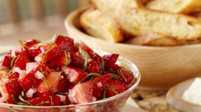 Salsa med jordbær og basilikum 